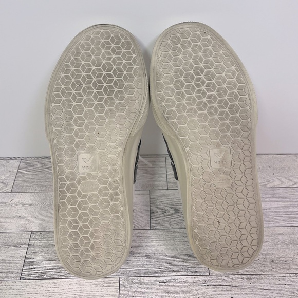 Veja White and Black Sneakers women 5 - Picture 7 of 16